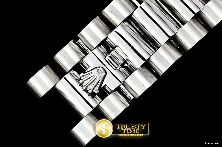 0326 RDD0214B – DayDate 36mm GoAnywhere 682